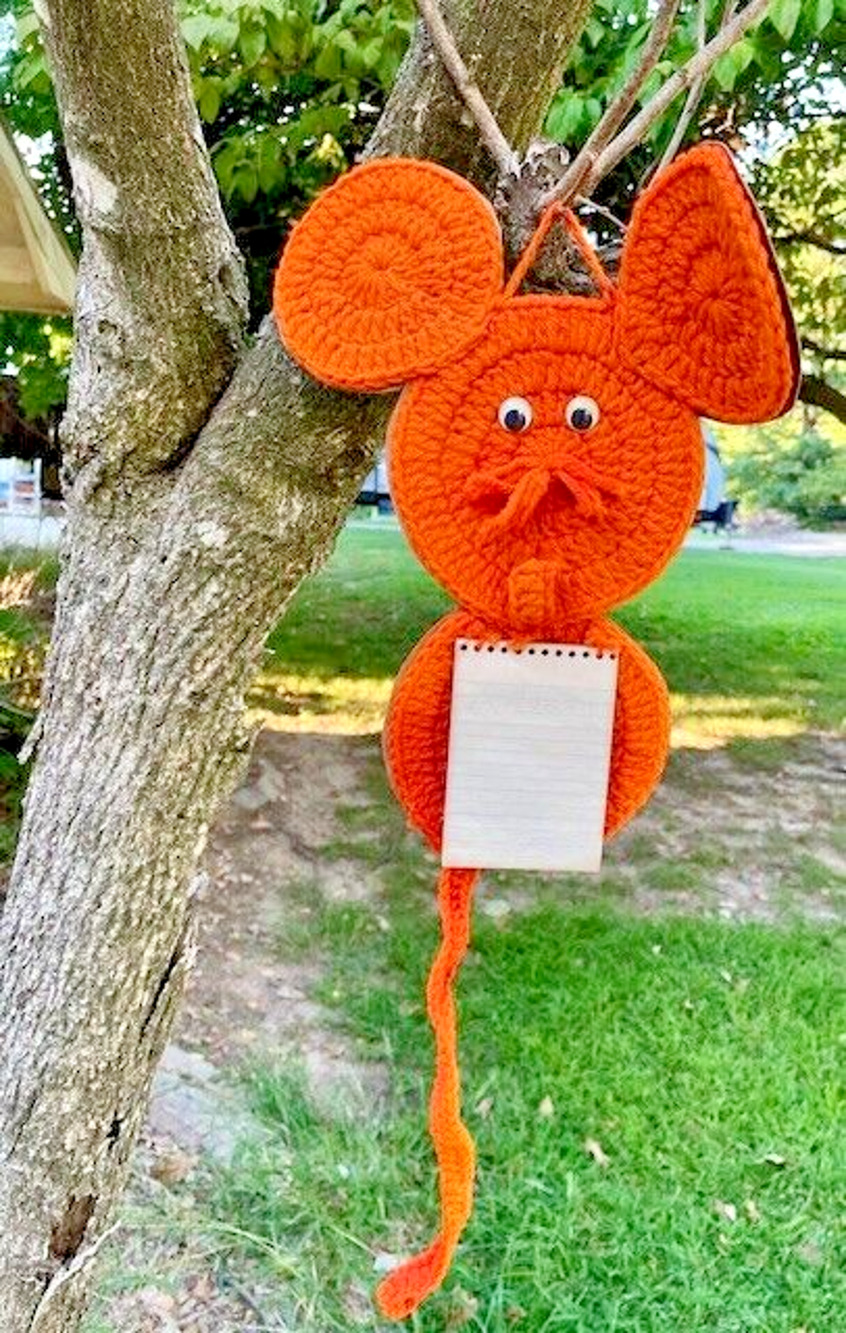 Vintage Mouse Note Pad Holder Crochet Yarn Wall Hanging 24" Retro Decor